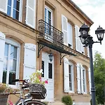 Au Beau Sejour Bed & Breakfast