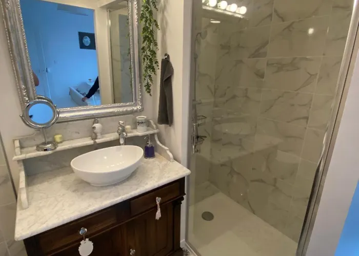 Au Beau Sejour Bed & Breakfast 3*